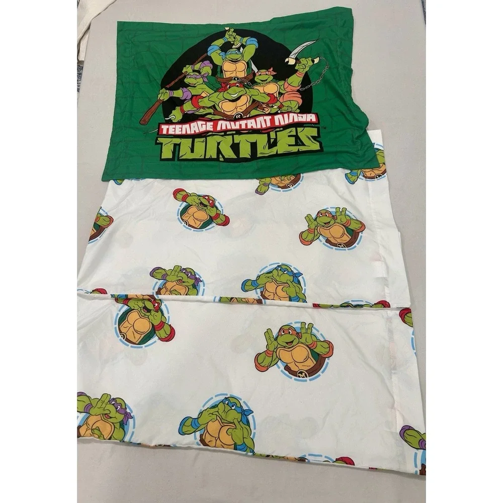 Teenage Mutant Ninja Turtles Reversible Twin Comforter w/2 pillow cases & 1 Sham